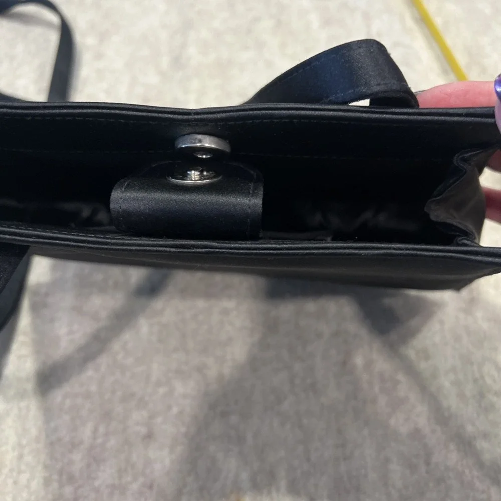 Gorgeous Victoria Secret Handbag Black Satin Cocktail Bag With Heart‎ EUC - Picture 10 of 11